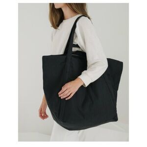 BAGGU Cloud Travel Bag in Black